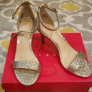 Sparkly gold heel